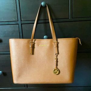 MICHAEL Michael Kors Jet Set Travel Medium Multifunction Tote